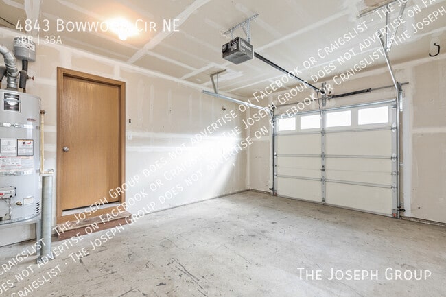 Building Photo - 4843 Bowwood Cir NE