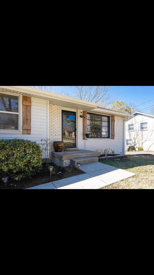 Building Photo - 5017 McLendon Dr