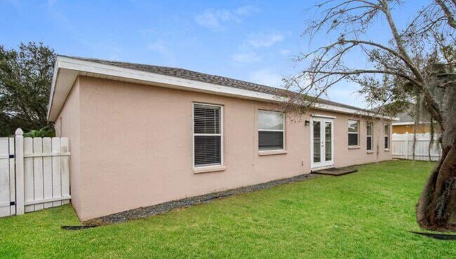 Building Photo - 835 Summer Glen Dr