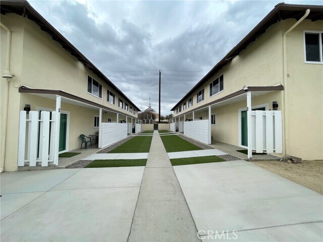 Building Photo - 890 N Campus Ave