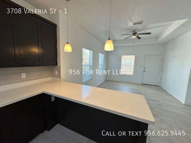 Building Photo - 3708 Valeria St