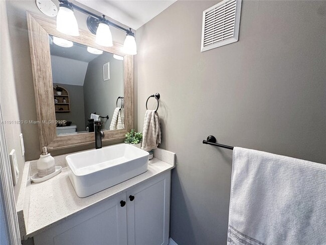 Building Photo - 1229 NW 125th Terrace