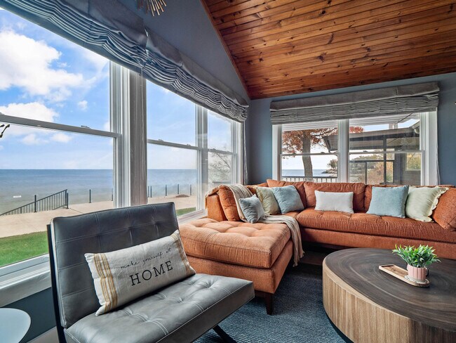 Building Photo - 32414 Lake Rd