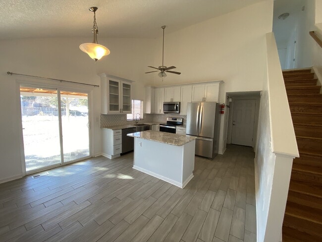 Building Photo - 3 bedroom - Allison