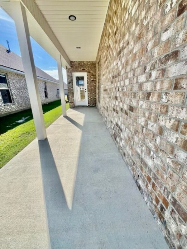 Building Photo - 45 Hydrangea Blvd