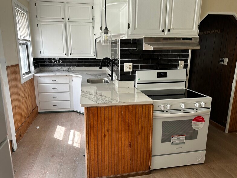 Building Photo - 58 Chapin St