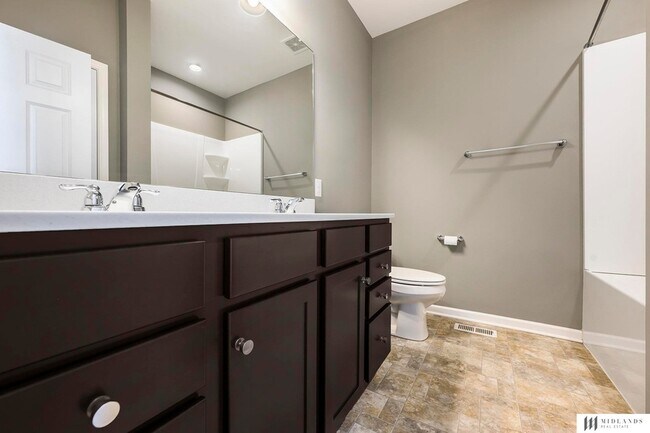 Building Photo - 7822 S 184th Ave