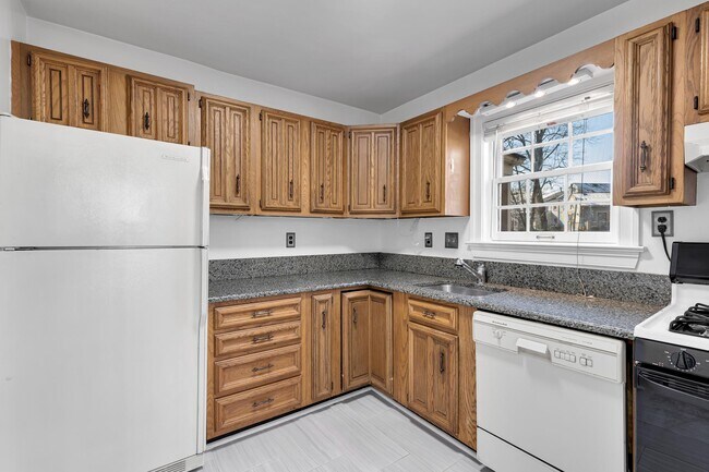 Building Photo - 1529 N Kenilworth St