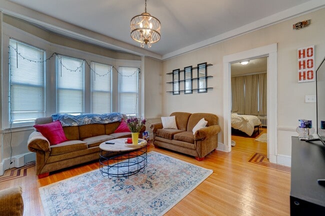 Building Photo - 816 Orange St