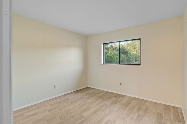 Building Photo - 2186 Bees Ferry Rd