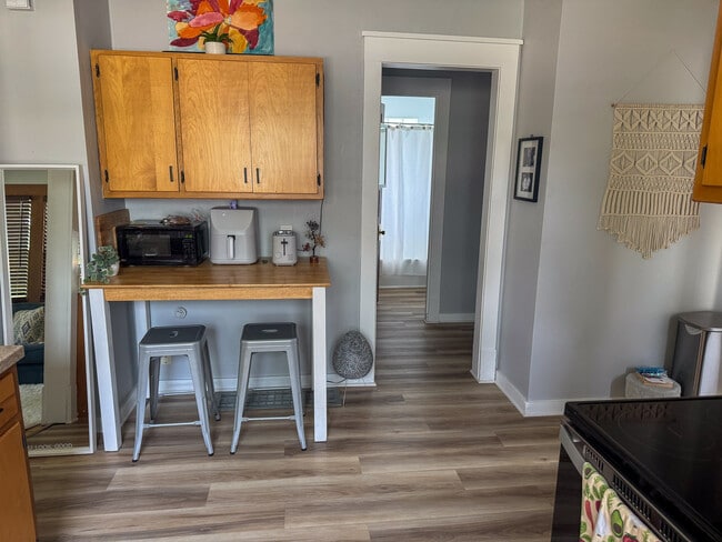 Kitchen View 3 - 205 E Bolivar Ave