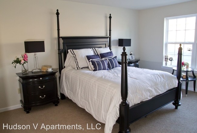 Interior Photo - Iron Point Apartments