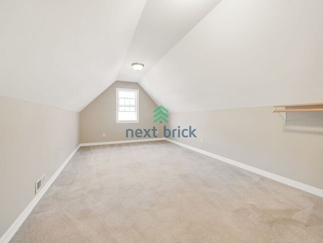 Building Photo - Stunning 4bed/2.5bath Norris Home with a V...