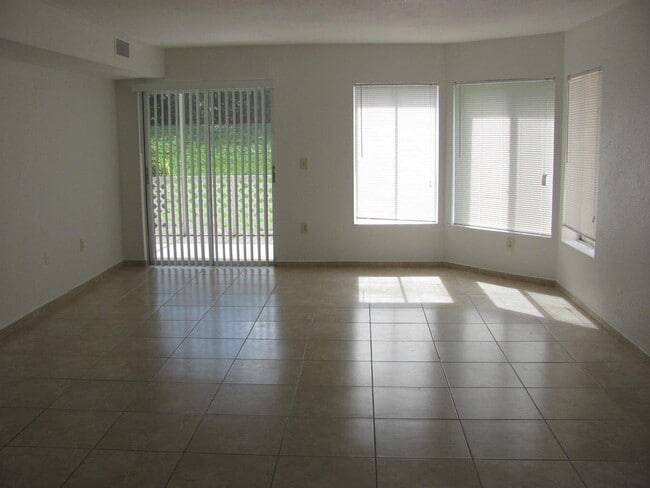 Building Photo - 815 Boynton Beach Blvd