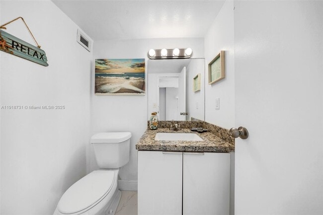 Building Photo - 17011 N Bay Rd