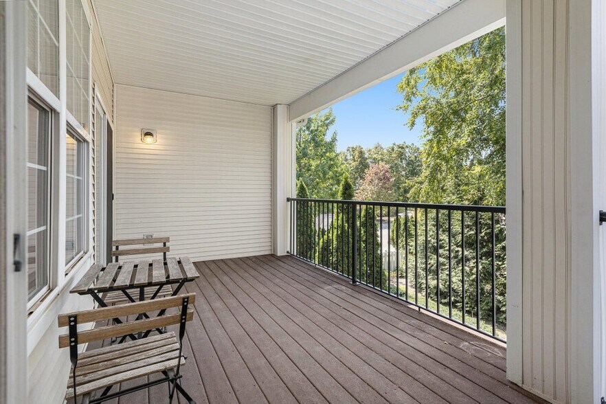 Building Photo - 331 Scio Village Ct