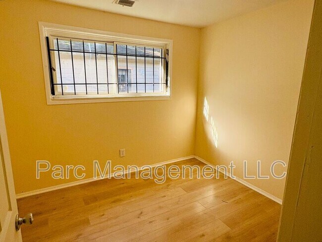 Building Photo - 15914 Dacosta St