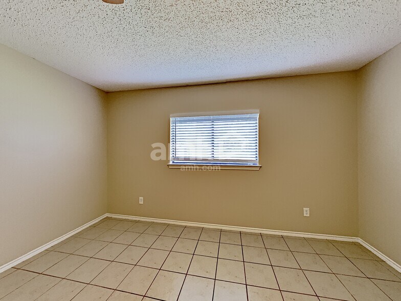 Building Photo - 2803 Quiet Plain Dr