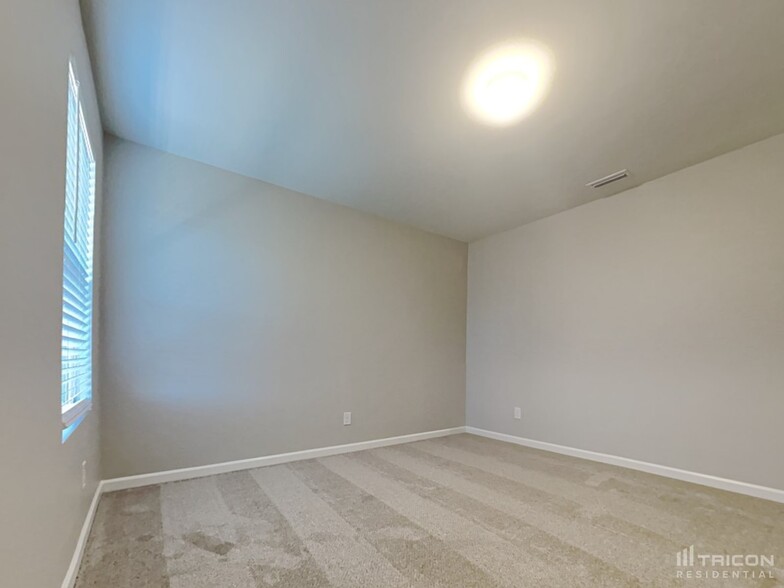 Building Photo - 170 Overcup Ct