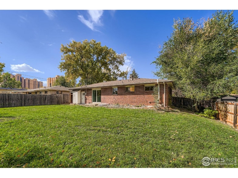 Building Photo - 730 32nd St