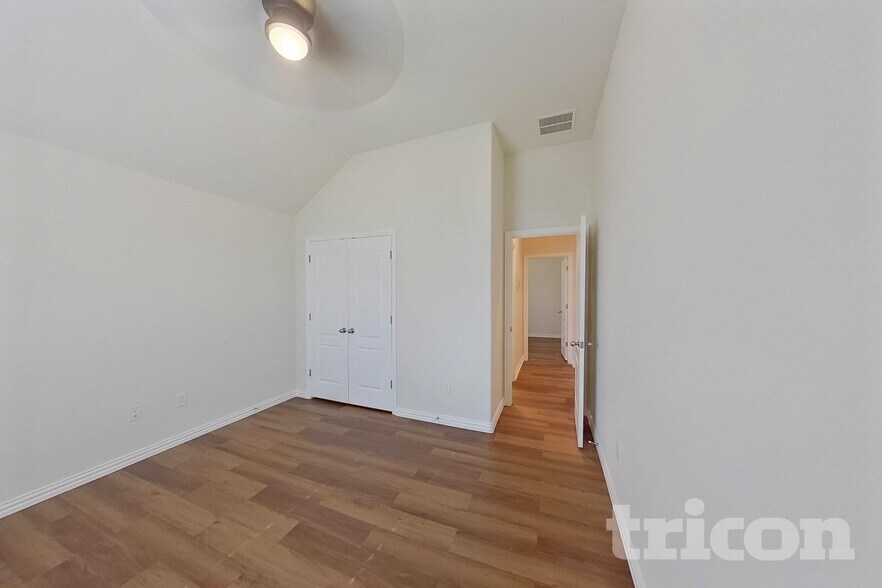 Building Photo - 1304 Meridian Dr