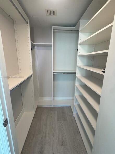 Building Photo - 500 Brickell Ave