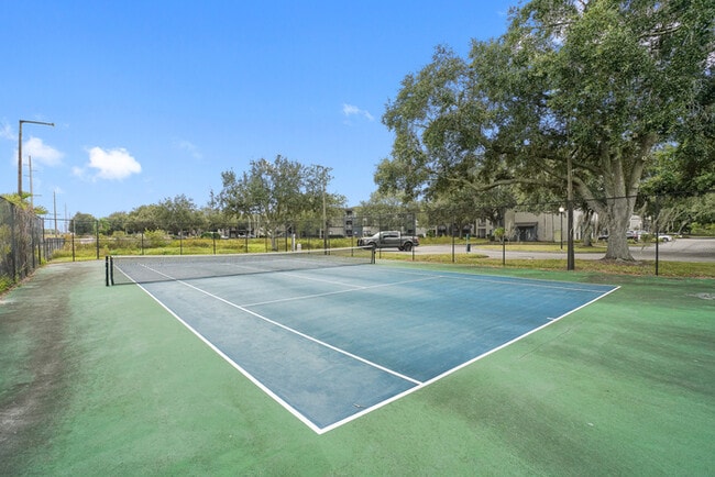 Building Photo - 8516 Island Breeze Ln