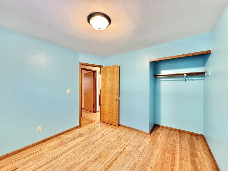 Building Photo - 1834 S Crosby Ave