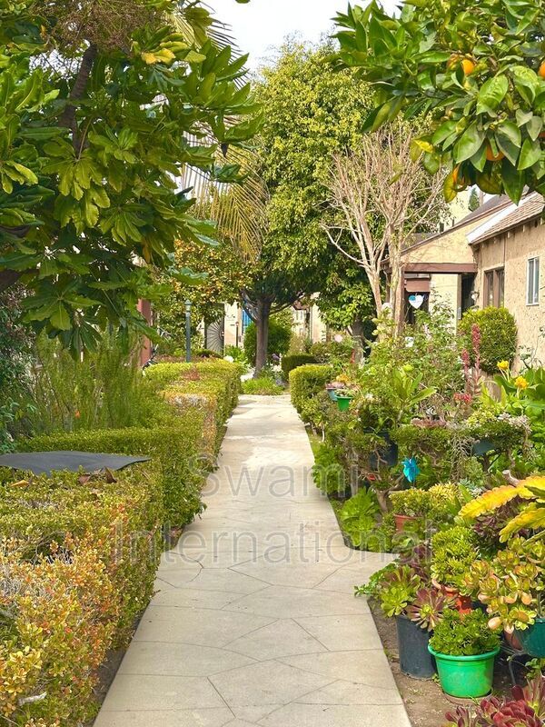 Building Photo - 119 E N St