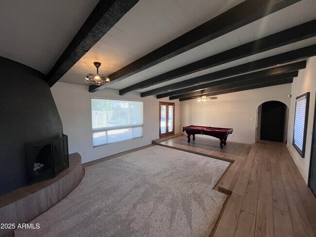 Building Photo - 2129 E Huntington Dr