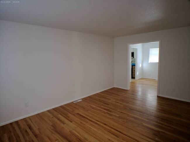 Building Photo - Cozy 3 bedrooms and 1 bath in a corner lot off Blue Ridge Blvd and U.S. Hwy 71 at Grandview, MO