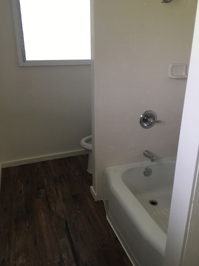 Building Photo - Completely renovated 3 bedroom 2 bath Wahi...