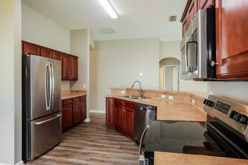 Building Photo - 1864 Creekview Dr