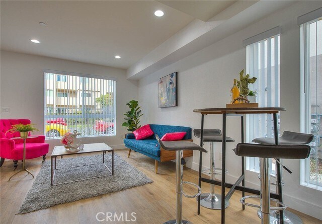 Building Photo - 11728 Hamlin St