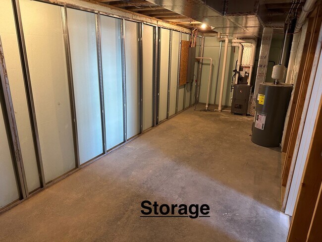 Building Photo - 450 Smokering Dr