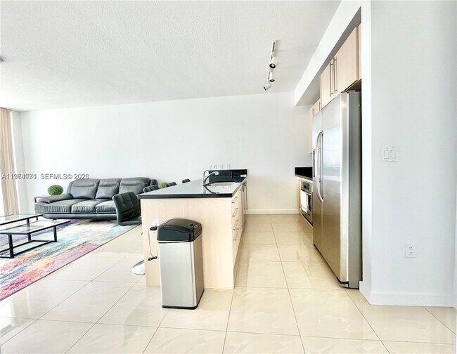 Building Photo - 79 SW 12th St