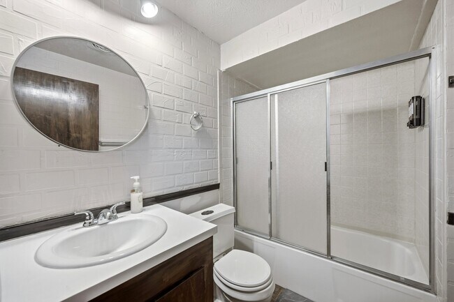 Building Photo - 3438 W 133rd St