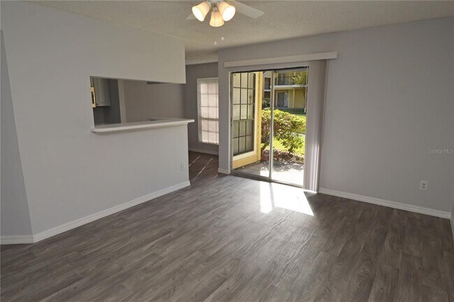 Building Photo - 8635 Mallard Reserve Dr