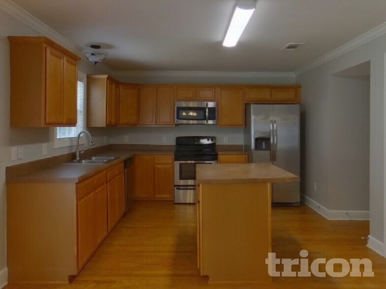 Building Photo - 1940 Portway Rd