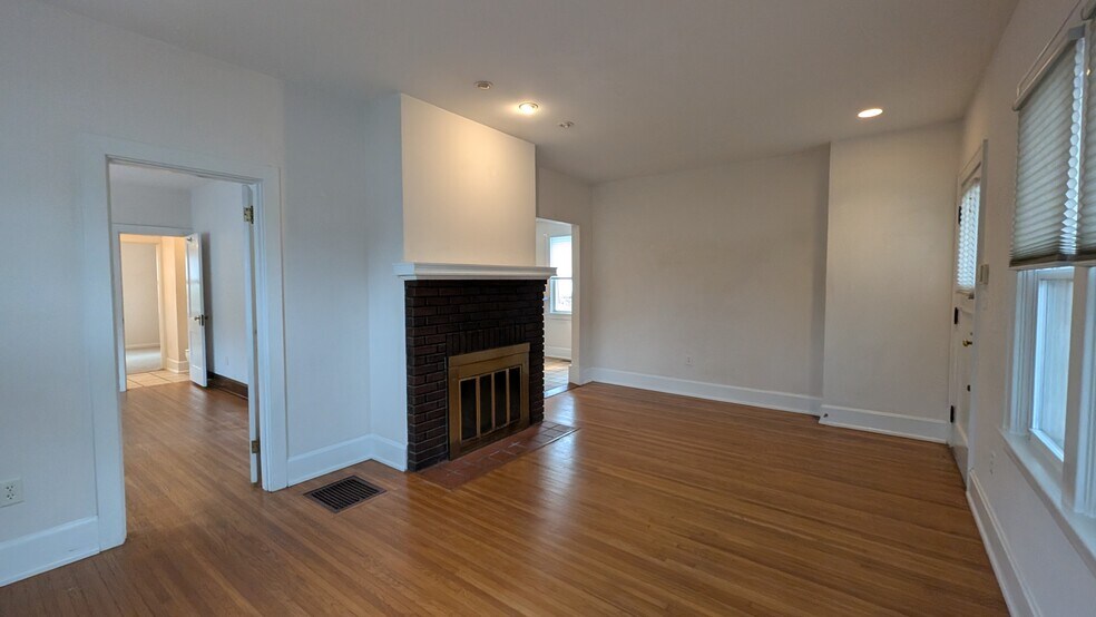 Building Photo - 1800 Mears Ave