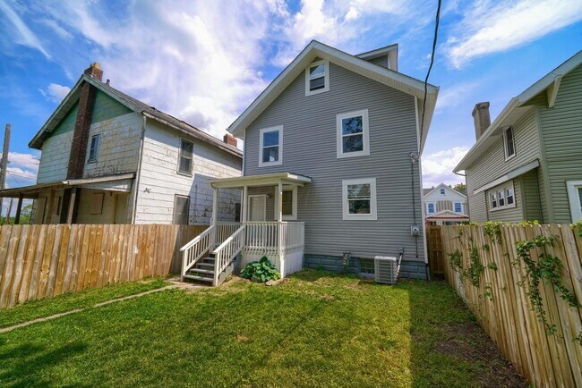 Building Photo - 1482 Hildreth Ave