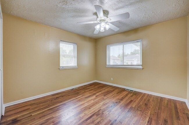 Building Photo - 4 bed 2 bath home in Norman