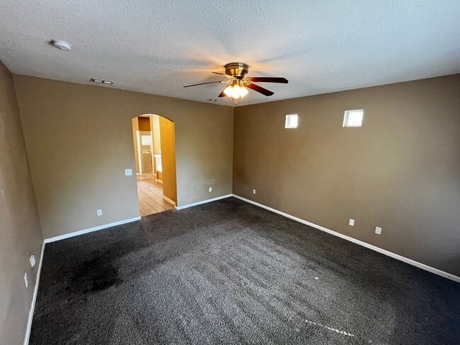 Building Photo - 4 bed / 2.5 bath in Middleburg