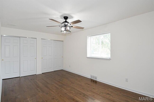 Building Photo - 306 Bright Meadows Dr