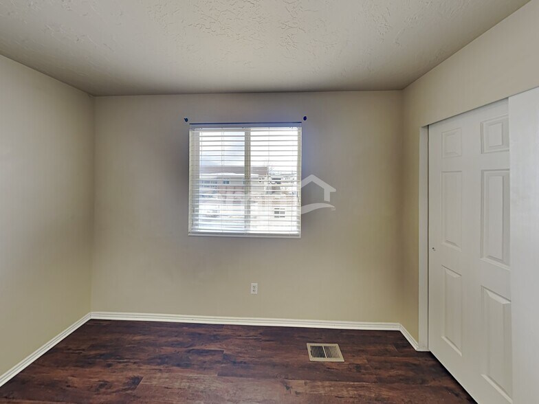 Building Photo - 2101 1630 N St