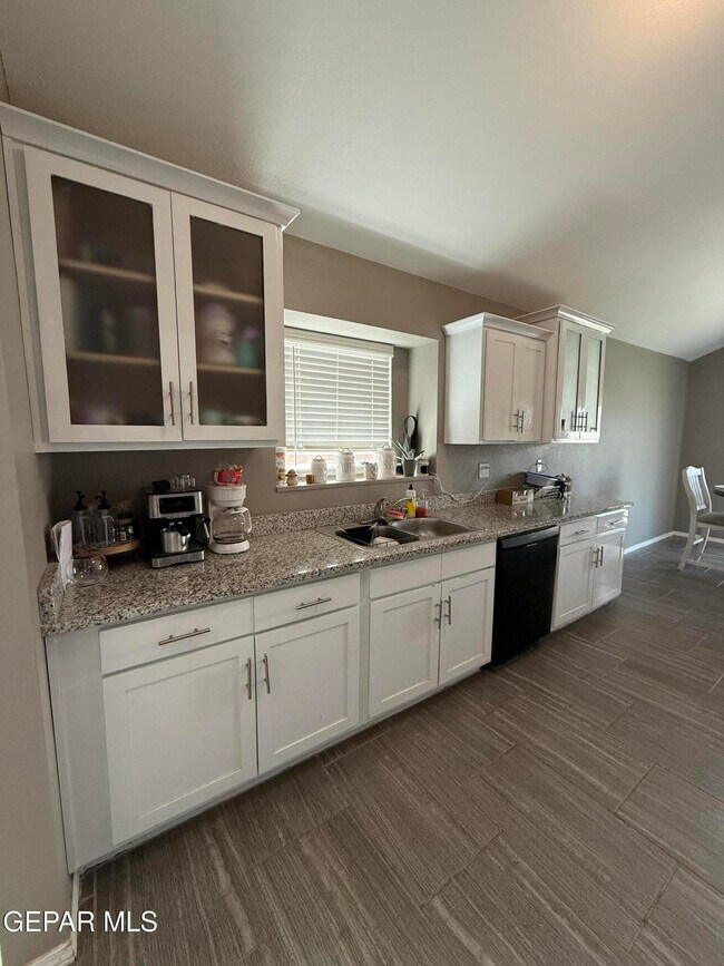 Building Photo - 14609 Carlo Alvarado Dr