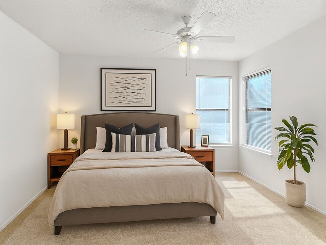 Building Photo - 3BR SFR w/ Garage & Fenced Yard in Fort Worth