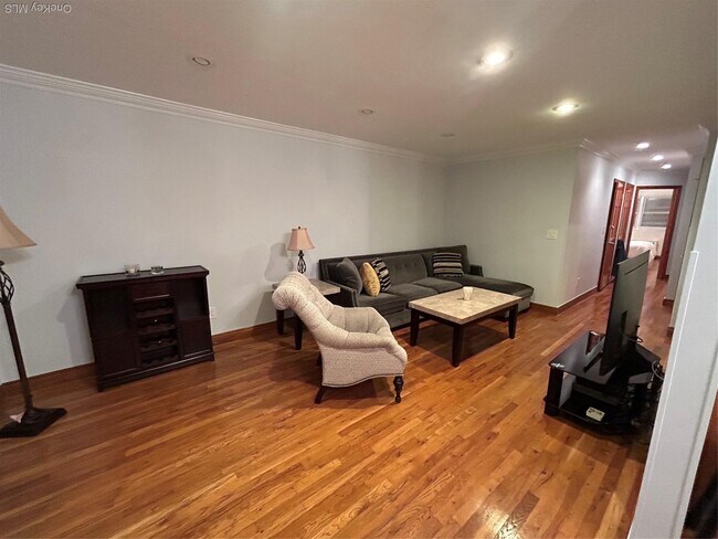 Building Photo - 59-26 Linden St