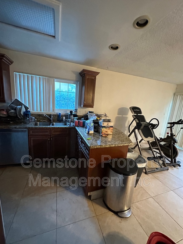 Building Photo - 4839 Campanile Dr