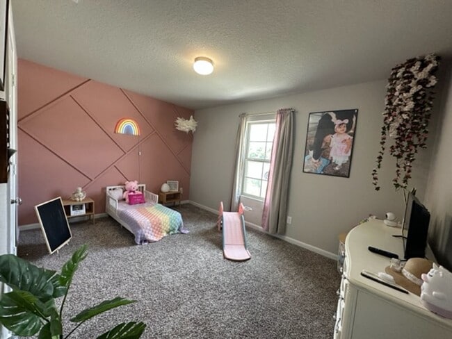 Building Photo - Move in soon! Beautiful  3 bedroom 2 bath near Lackland AFB